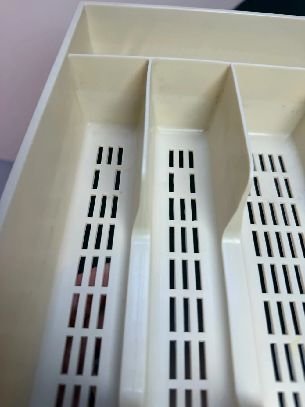 Vintage Cream Mesh Bottom Plastic Silverware Utensil Drawer Organizer Tray